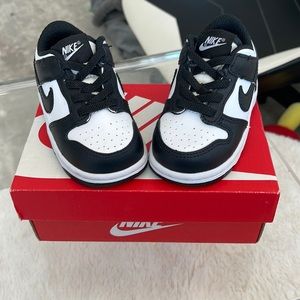 Nike Toddler Dunk Low Black/White - size 5c
